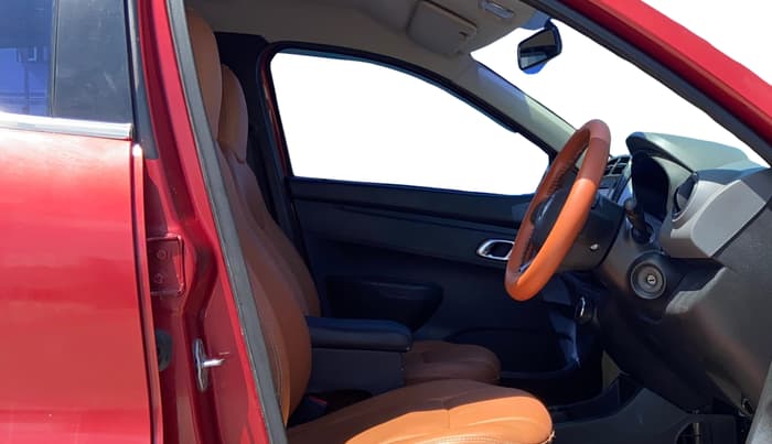 2018 Renault Kwid RXT 1.0 AMT (O), Petrol, Automatic, 55,370 km, Right Side Front Door Cabin