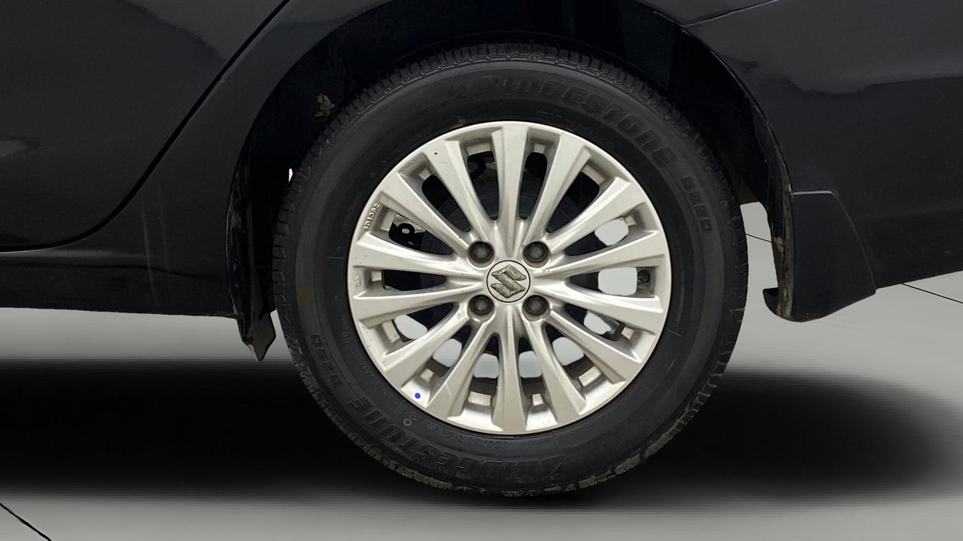 2014 Maruti Ciaz ZXI, Petrol, Manual, 1,02,537 km, Left Rear Wheel