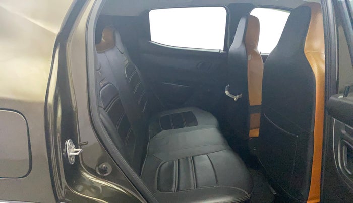 2017 Renault Kwid RXT 1.0, Petrol, Manual, 78,833 km, Right Side Rear Door Cabin