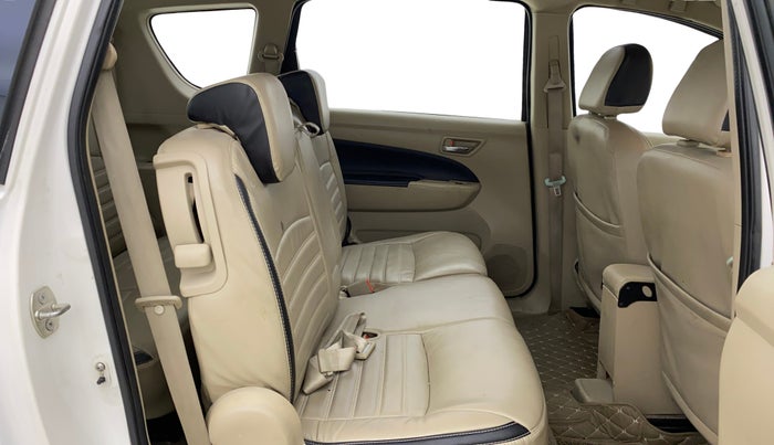 2015 Maruti Ertiga VXI, CNG, Manual, 77,466 km, Right Side Rear Door Cabin