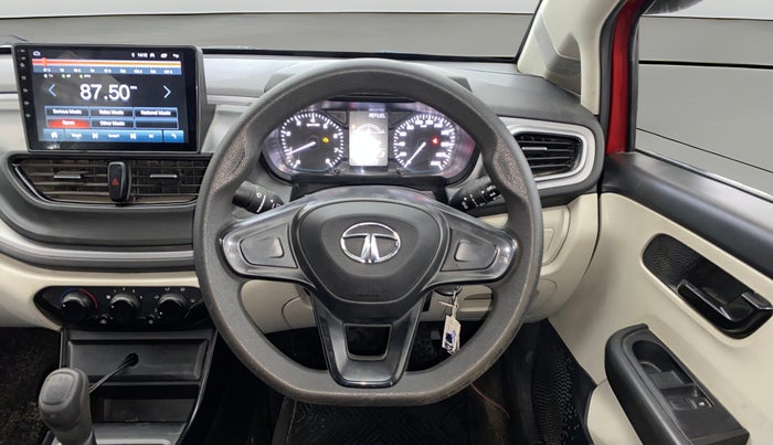 2022 Tata ALTROZ XE DIESEL, Diesel, Manual, 37,776 km, Steering Wheel Close Up