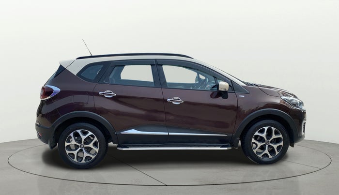 2018 Renault Captur RXT PETROL, Petrol, Manual, 1,45,141 km, Right Side View