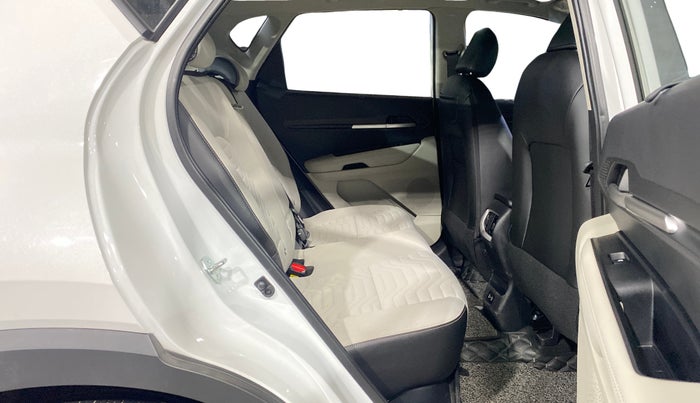 2025 KIA SONET HTK PLUS 1.2 PETROL MT, Petrol, Manual, 1,804 km, Right Side Rear Door Cabin