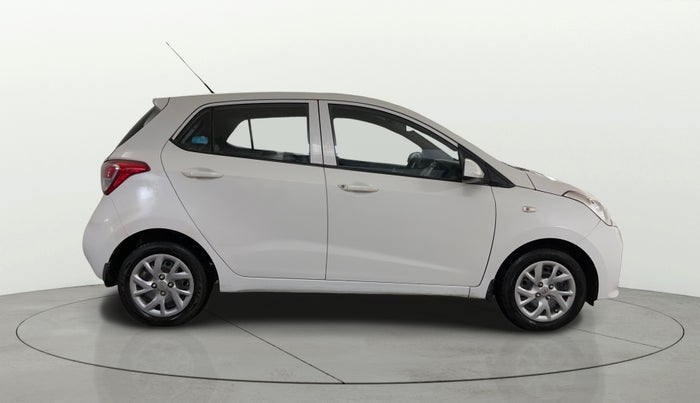 2017 Hyundai Grand i10 SPORTZ (O) 1.2 KAPPA VTVT, Petrol, Manual, 43,532 km, Right Side View