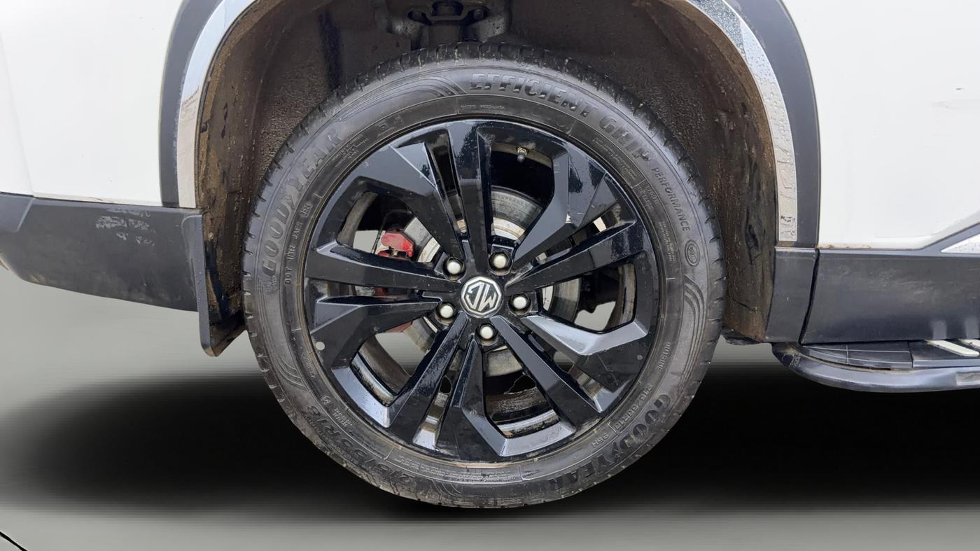 2024 MG HECTOR PLUS Sharp Pro Snowstorm 2.0 Turbo MT 7 STR, Diesel, Manual, 21,040 km, Right Rear Wheel