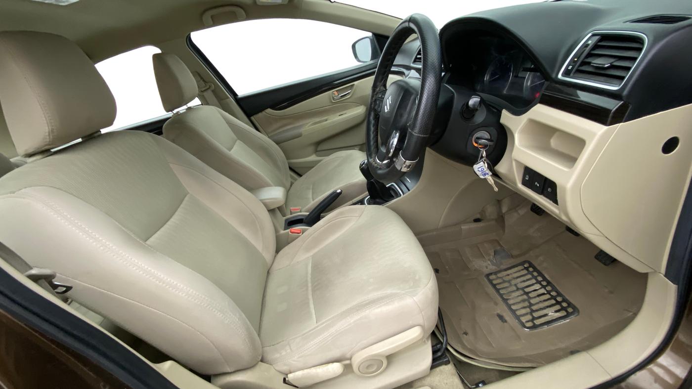2017 Maruti Ciaz DELTA DIESEL 1.3, Diesel, Manual, 60,934 km, Right Side Front Door Cabin