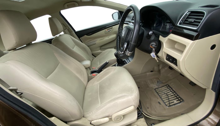 2017 Maruti Ciaz DELTA DIESEL 1.3, Diesel, Manual, 60,888 km, Right Side Front Door Cabin