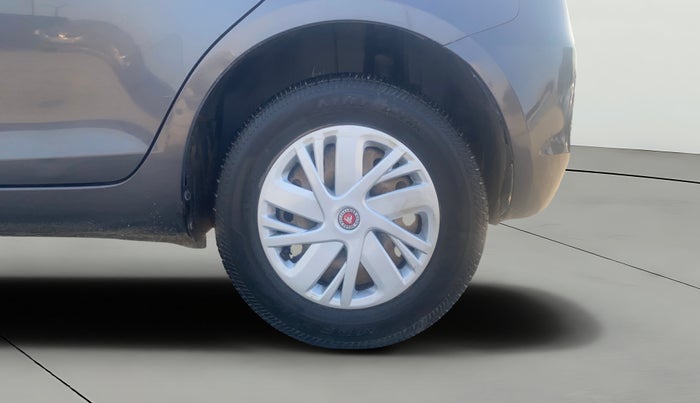 2017 Maruti Swift VXI, Petrol, Manual, 1,22,660 km, Left Rear Wheel