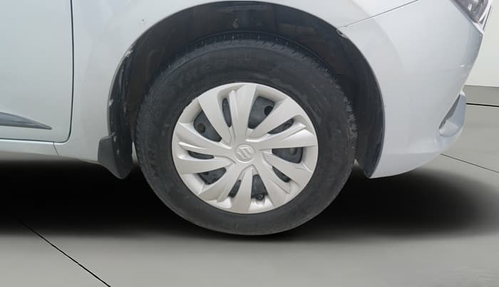 2024 Maruti Swift VXi AMT, Petrol, Automatic, 68,450 km, Right Front Wheel