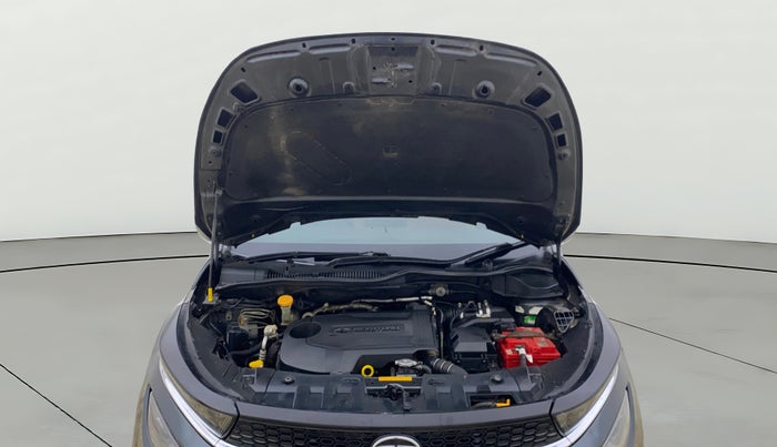 2020 Tata ALTROZ XZ DIESEL, Diesel, Manual, 1,08,010 km, Open Bonet