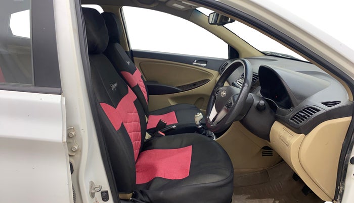 2012 Hyundai Verna FLUIDIC 1.6 CRDI SX, Diesel, Manual, 1,11,454 km, Right Side Front Door Cabin