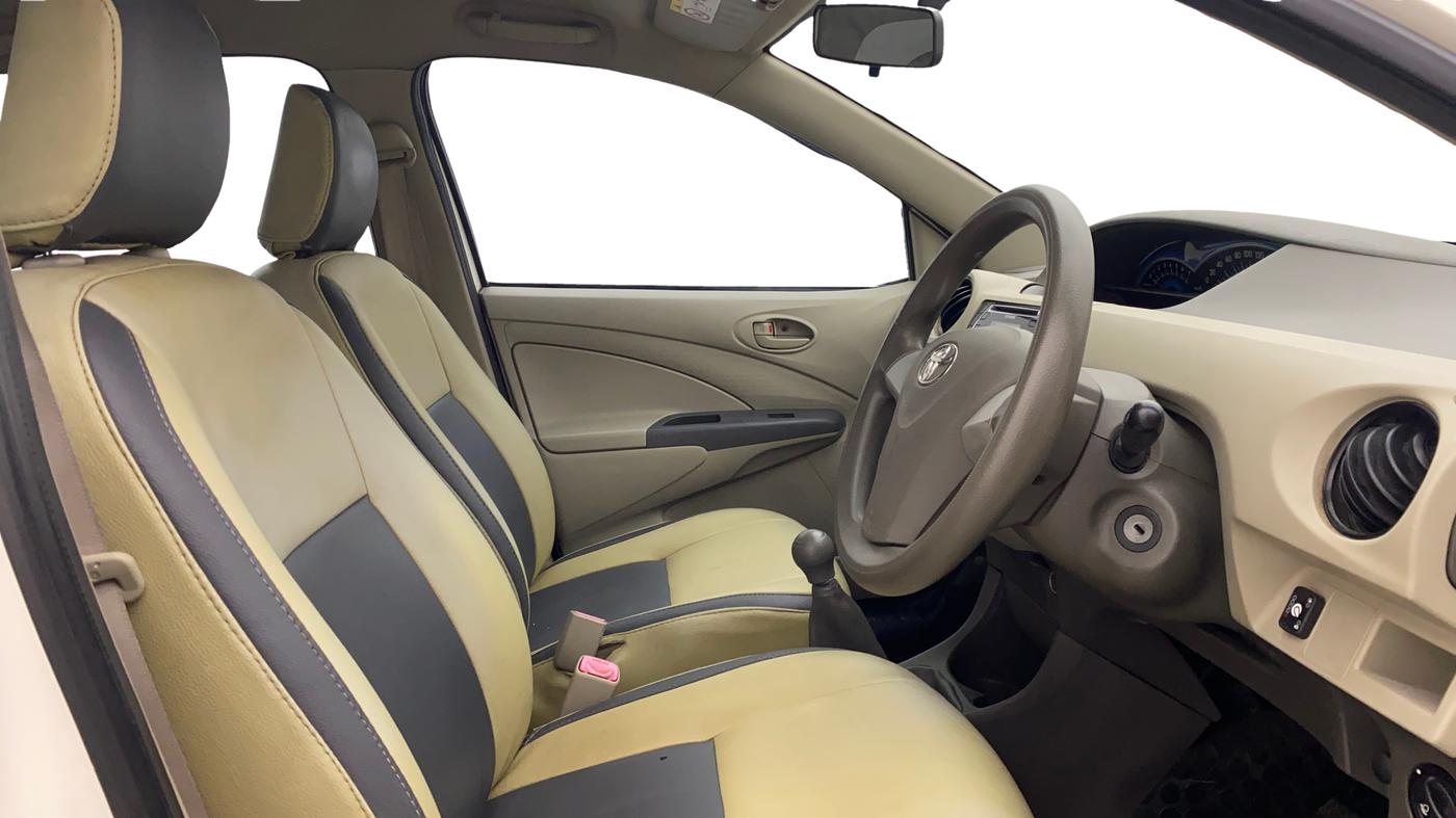 2014 Toyota Etios G, CNG, Manual, 81,154 km, Right Side Front Door Cabin