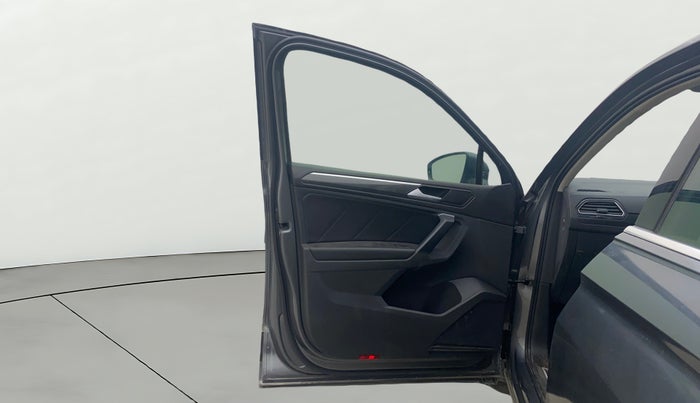 2019 Volkswagen TIGUAN HIGHLINE TDI AT, Diesel, Automatic, 53,191 km, LHS Front Door