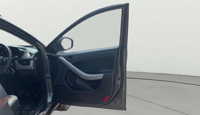 2023 Tata NEXON XM SUNROOF PETROL, Petrol, Manual, 35,110 km, RHS Front Door