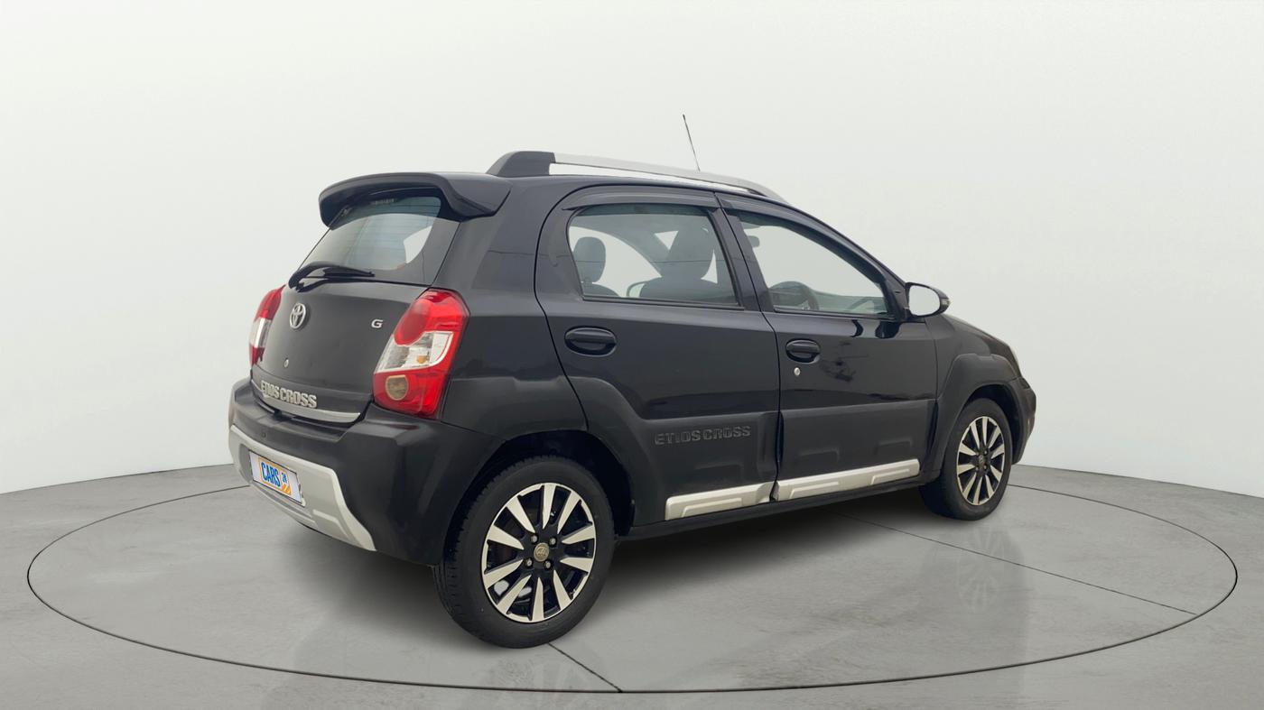 2015 Toyota Etios CROSS 1.2 G, Petrol, Manual, 81,910 km, Right Back Diagonal