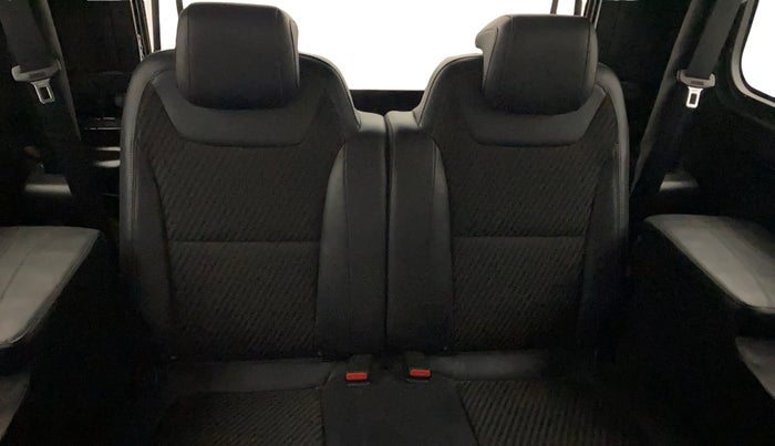 2023 Mahindra Thar LX HARD TOP 4WD MT, Diesel, Manual, 36,893 km, Right Side Rear Door Cabin