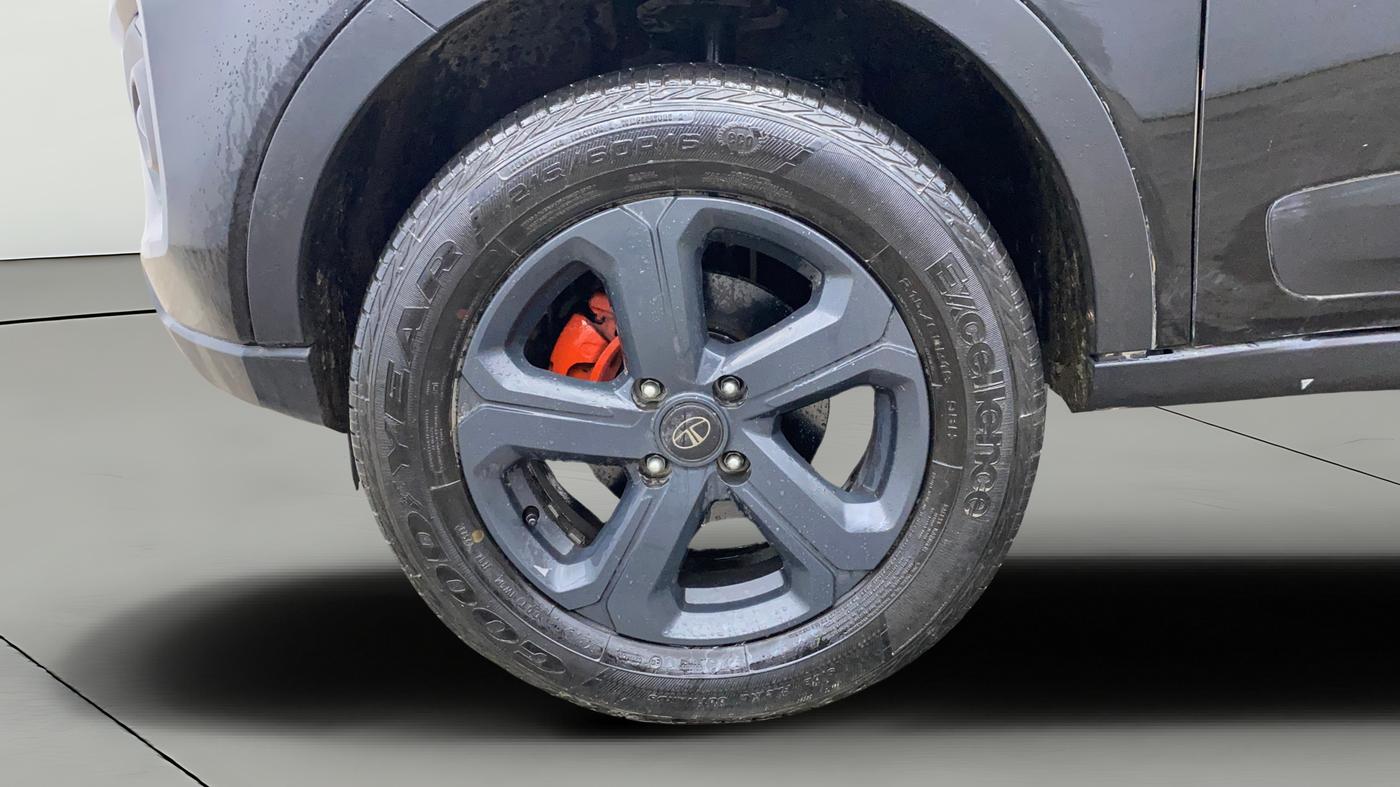 2023 Tata NEXON XZ PLUS LUX SUNROOF DARK PETROL, Petrol, Manual, 19,280 km, Left Front Wheel
