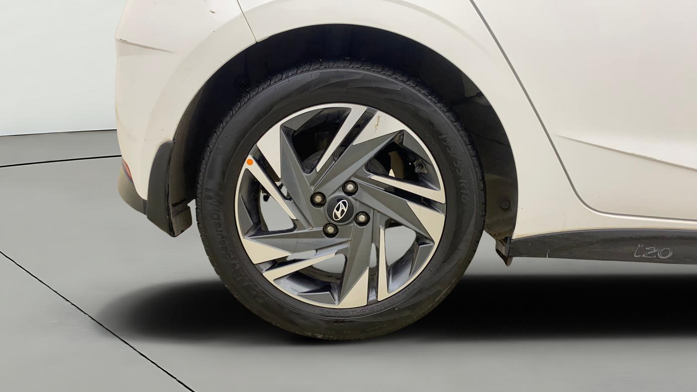 2022 Hyundai NEW I20 ASTA (O) 1.5 CRDI MT, Diesel, Manual, 32,962 km, Right Rear Wheel