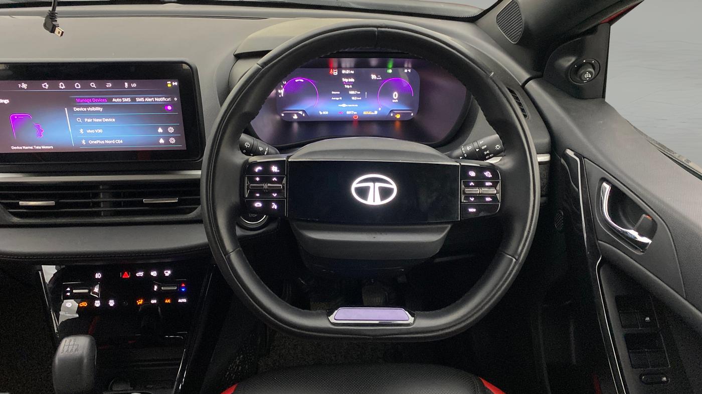 2024 Tata NEXON FEARLESS SUNROOF DUAL TONE 1.2 PETROL, Petrol, Manual, 5,972 km, Steering Wheel Close Up