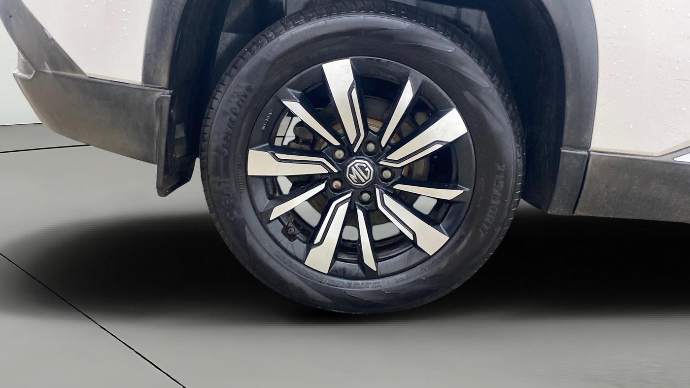 2019 MG HECTOR SHARP 2.0 DIESEL, Diesel, Manual, 1,18,426 km, Right Rear Wheel