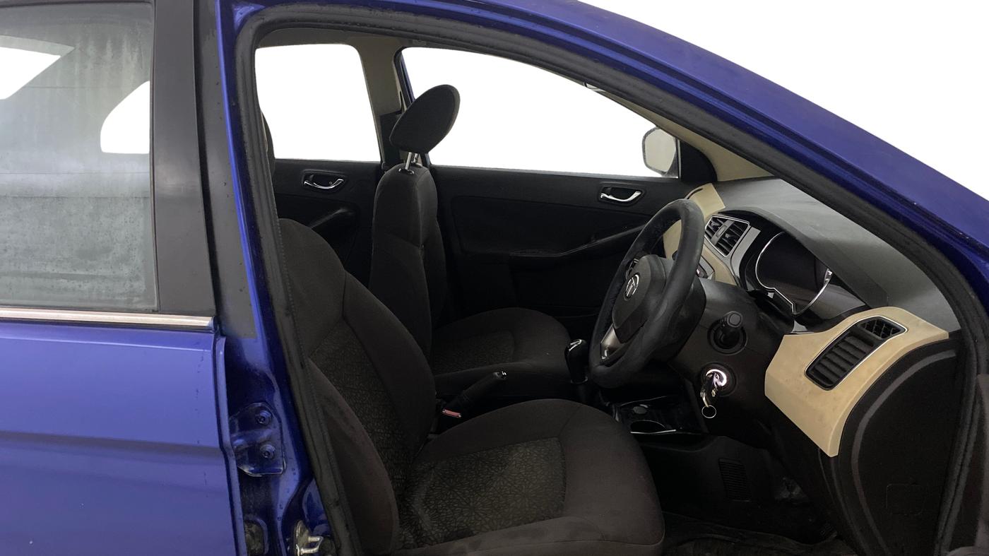 2015 Tata Zest XT PETROL, Petrol, Manual, 42,277 km, Right Side Front Door Cabin