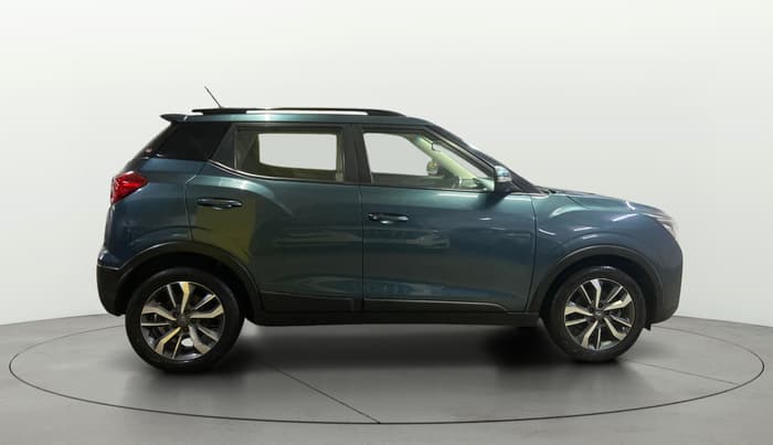 2021 Mahindra XUV300 W8 (O) 1.2 PETROL AMT, Petrol, Automatic, 91,580 km, Right Side View