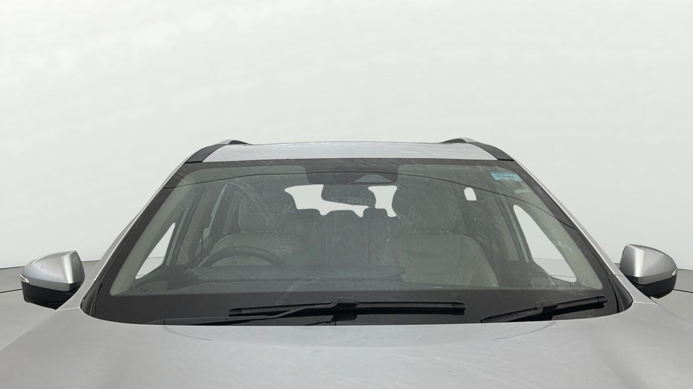 2023 Mahindra XUV700 AX 7 LUXURY P AT 7 STR, Petrol, Automatic, 35,320 km, Front Windshield