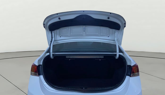 2019 Hyundai Verna 1.6 VTVT SX, Petrol, Manual, 73,350 km, Boot Door Open