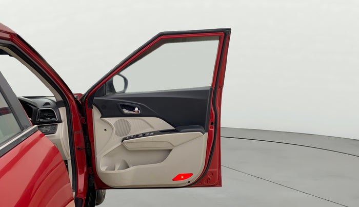 2019 Mahindra XUV300 W8 (O) 1.5 DIESEL, Diesel, Manual, 46,678 km, RHS Front Door