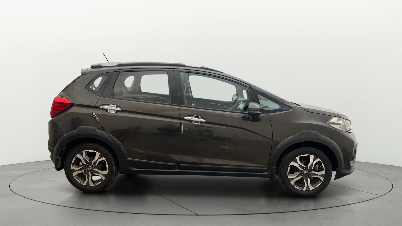 2018 Honda WR-V 1.5L I-DTEC VX MT, Diesel, Manual, 1,33,456 km, Right Side View