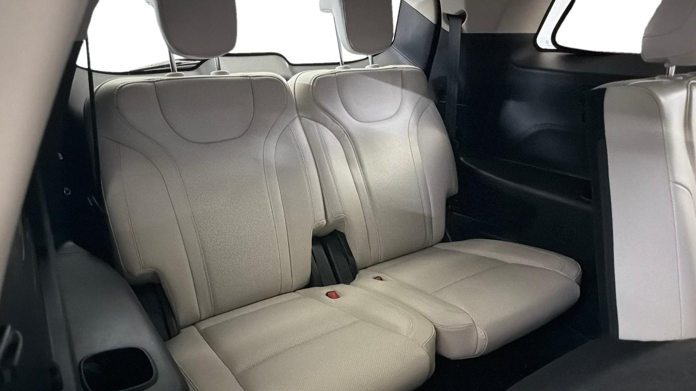 2025 Mahindra XUV700 AX 7 P MT 7 STR, Petrol, Manual, 22,534 km, Third Seat Row ( optional )