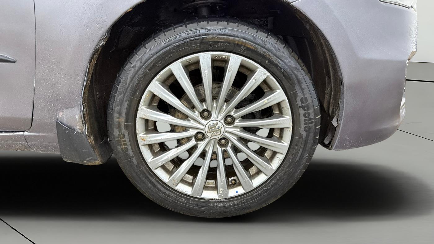 2016 Maruti Ciaz ZXI+, Petrol, Manual, 50,796 km, Right Front Wheel