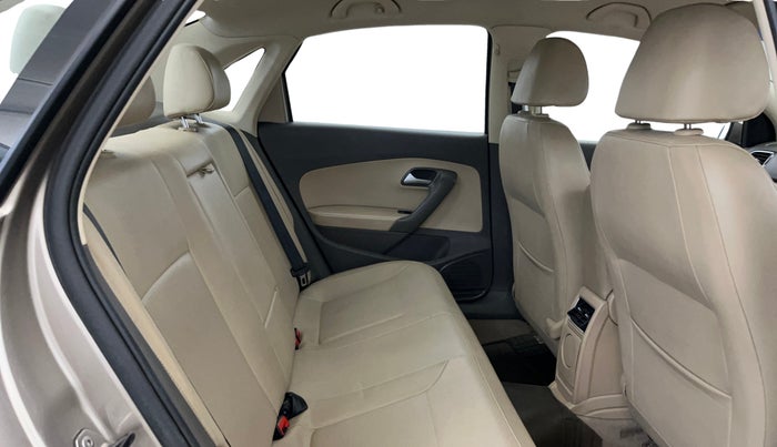 2016 Volkswagen Vento HIGHLINE 1.6 MPI, Petrol, Manual, 36,943 km, Right Side Rear Door Cabin