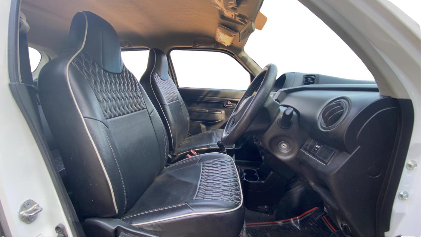 2022 Maruti S PRESSO VXI (O) CNG, CNG, Manual, 40,319 km, Right Side Front Door Cabin