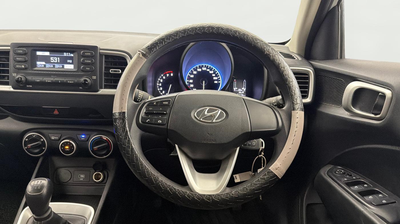 2020 Hyundai VENUE S 1.2, Petrol, Manual, 31,650 km, Steering Wheel Close Up