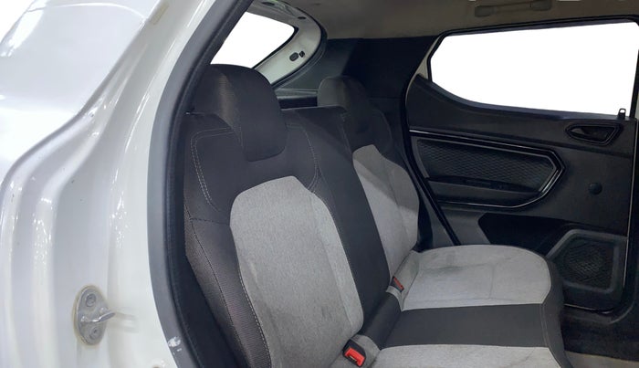 2021 Renault Kiger RXL MT, Petrol, Manual, 35,066 km, Right Side Rear Door Cabin