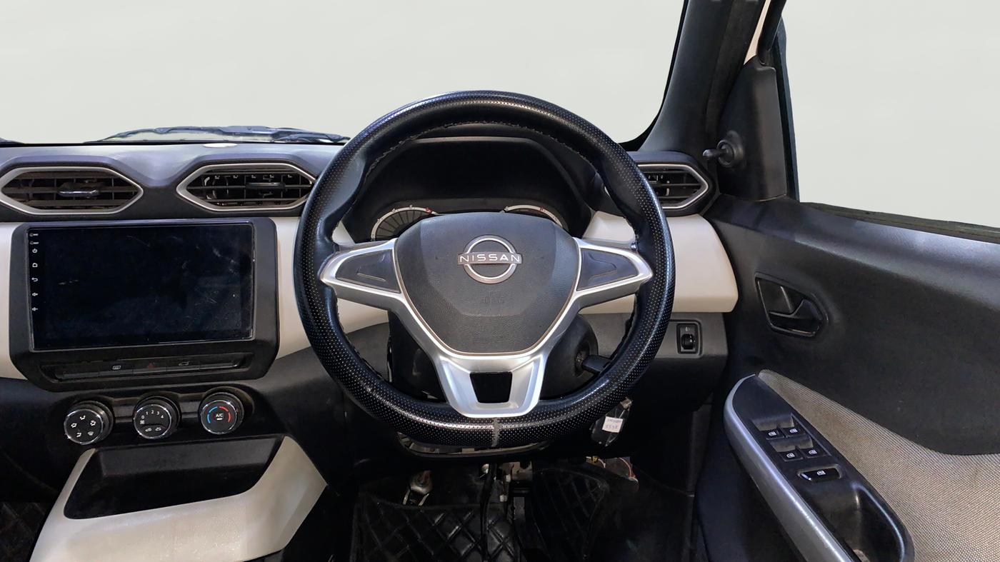 2024 Nissan MAGNITE  XE AMT EZ Shift, Petrol, Automatic, 35,050 km, Steering Wheel Close Up