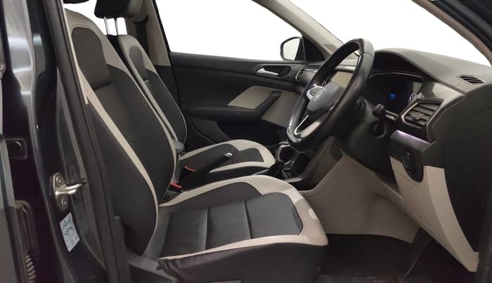 2023 Volkswagen TAIGUN TOPLINE 1.0 TSI AT, Petrol, Automatic, 33,166 km, Right Side Front Door Cabin