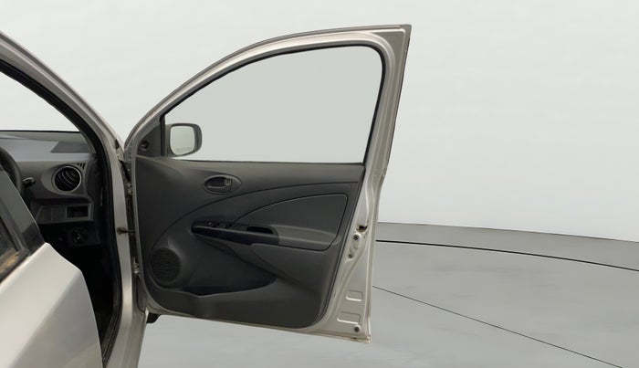 2012 Toyota Etios G, Petrol, Manual, 91,979 km, RHS Front Door