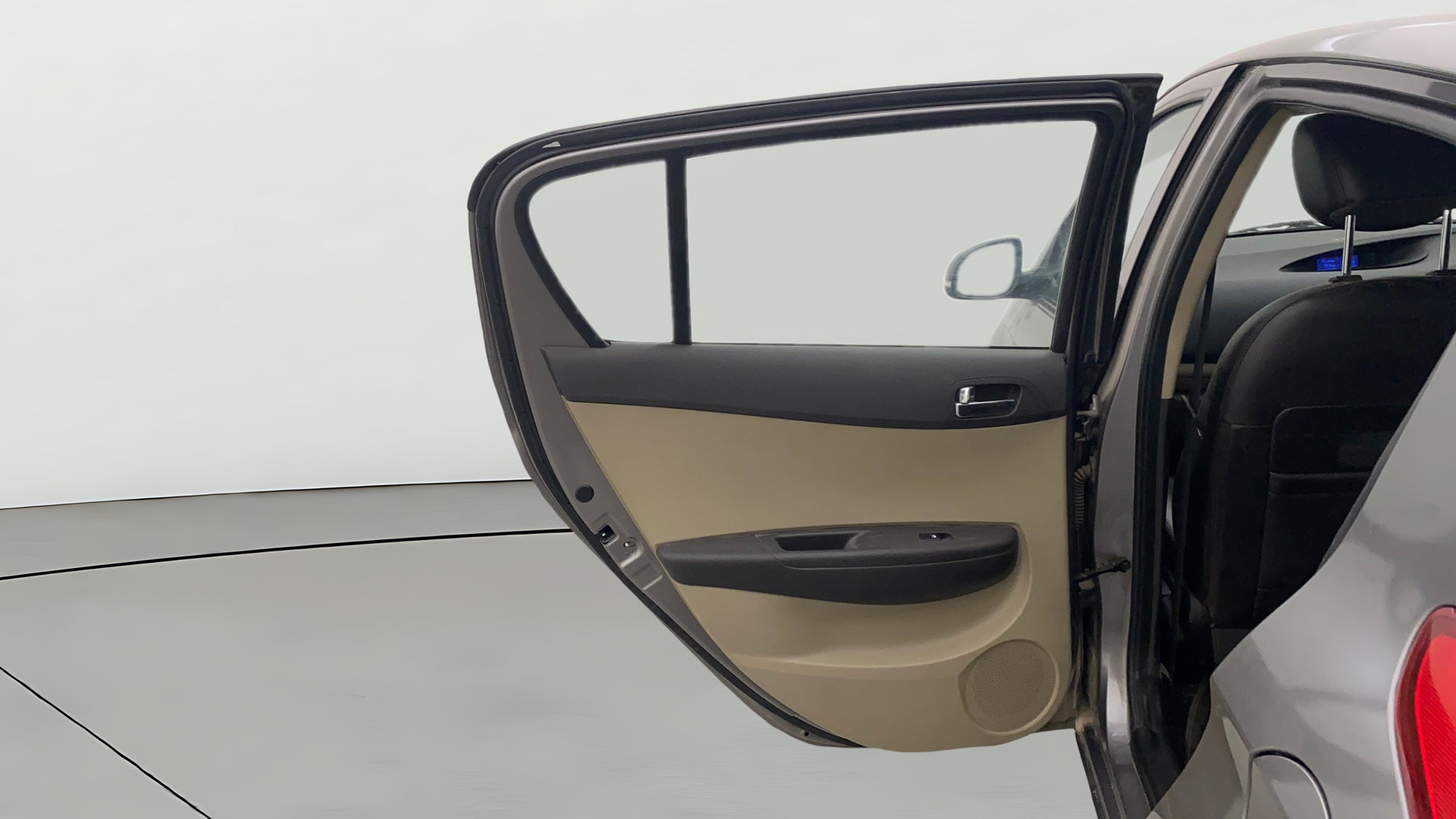 camera-LHS-Rear-Door