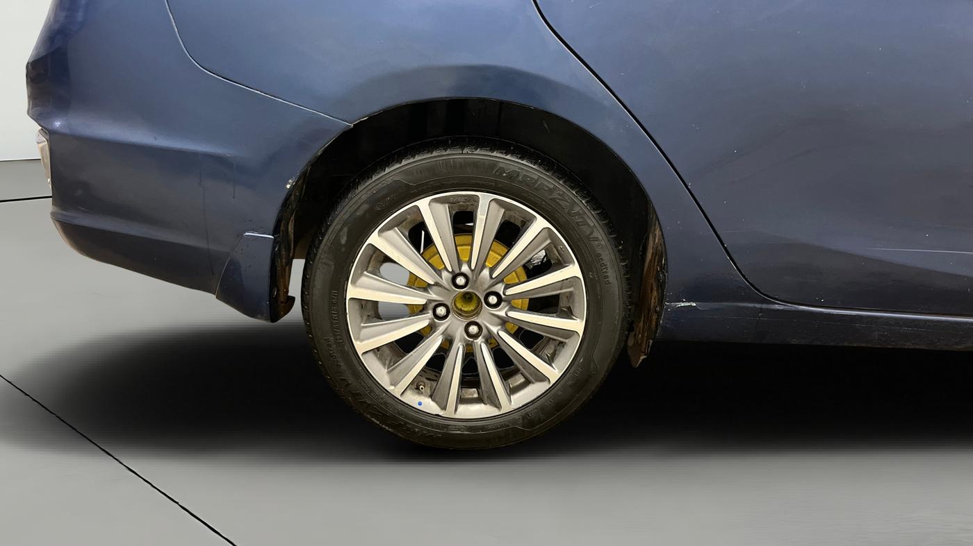 2018 Maruti Ciaz ALPHA  AT 1.5 SHVS PETROL, Petrol, Automatic, 1,02,771 km, Right Rear Wheel
