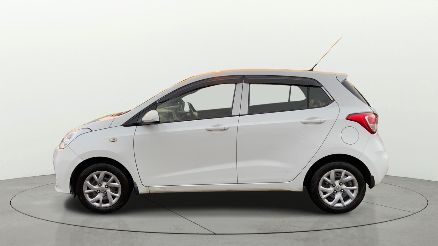 2017 Hyundai Grand i10 MAGNA AT 1.2 KAPPA VTVT, Petrol, Automatic, 53,296 km, Left Side