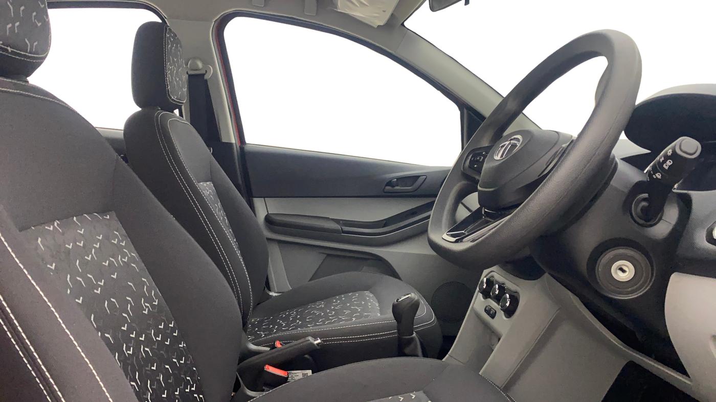 2023 Tata Tiago XT (O) PETROL, Petrol, Manual, 1,632 km, Right Side Front Door Cabin