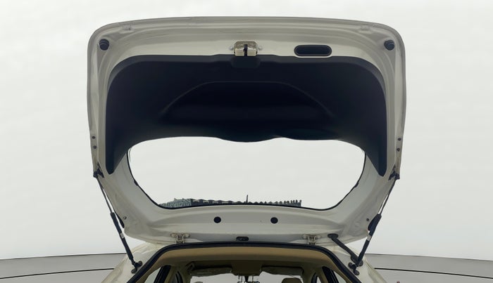 2016 Honda Jazz 1.2L I-VTEC V AT, Petrol, Automatic, 48,081 km, Boot Door Open