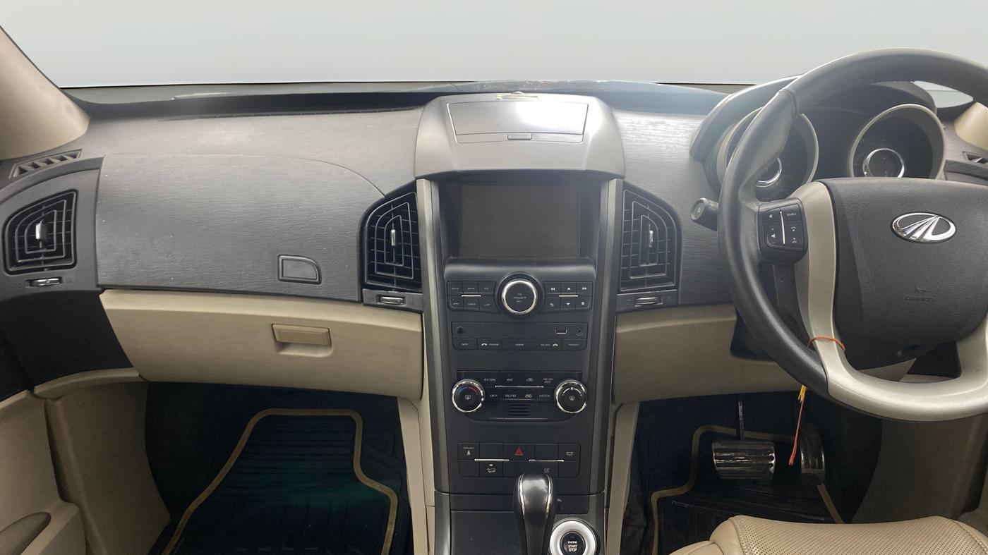 2017 Mahindra XUV500 W10 AT, Diesel, Automatic, 56,401 km, Air Conditioner