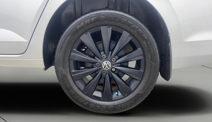 2023 Volkswagen VIRTUS HIGHLINE TSI 1.0 MT, Petrol, Manual, 22,718 km, Left Rear Wheel