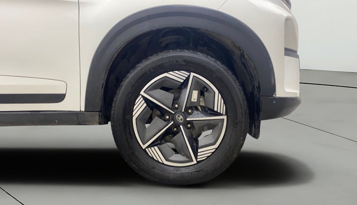 2024 Tata NEXON CREATIVE+ DCA 1.2 PETROL, Petrol, Automatic, 30,907 km, Right Front Wheel