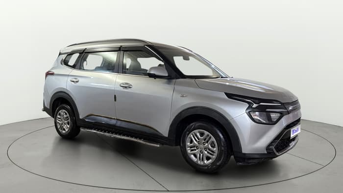 2023 KIA CARENS PREMIUM 1.5 PETROL 7 STR, Petrol, Manual, 10,196 km, Right Front Diagonal