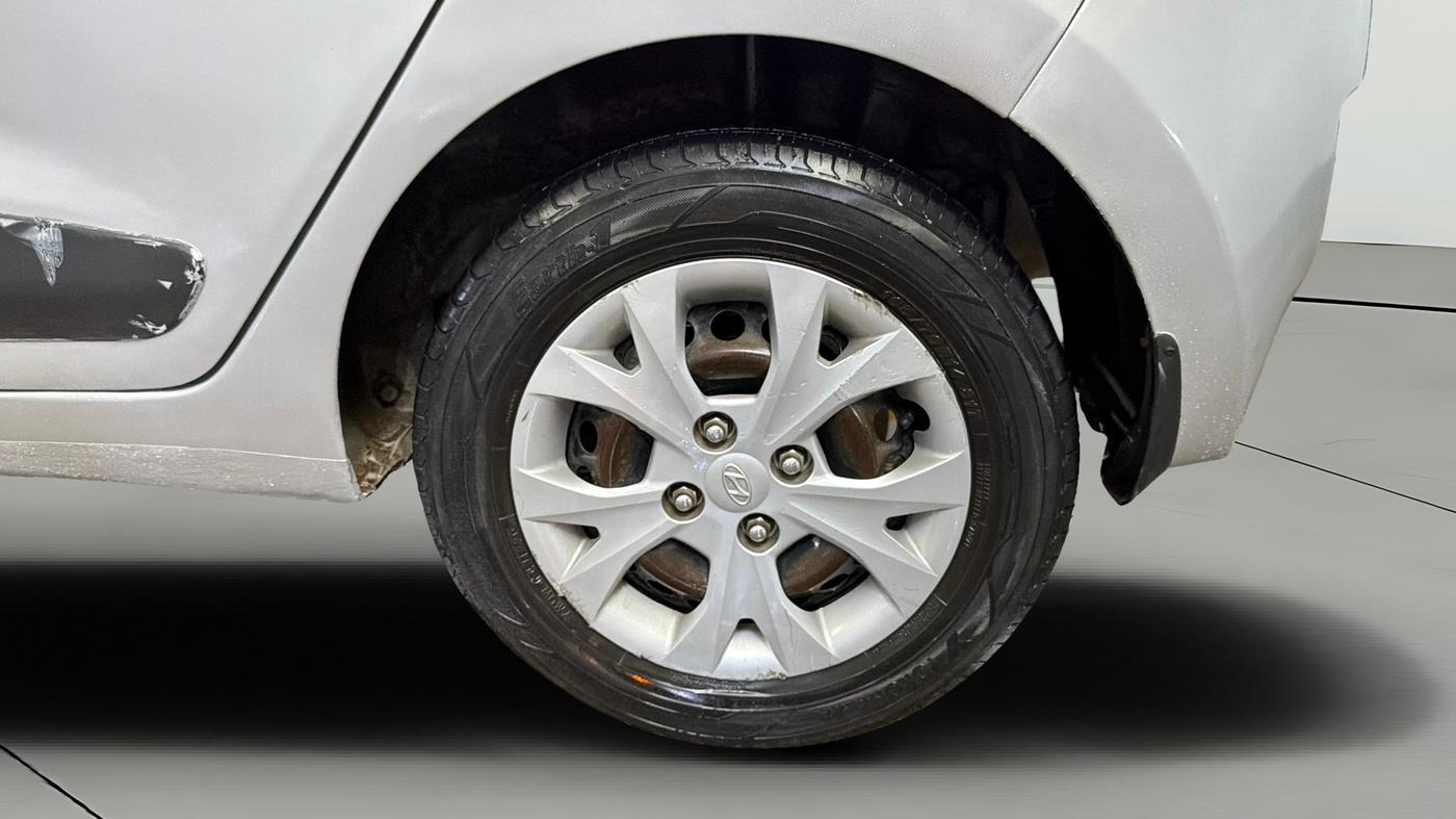 2016 Hyundai Grand i10 SPORTZ 1.2 KAPPA VTVT, Petrol, Manual, 83,389 km, Left Rear Wheel