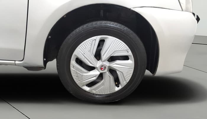 2015 Toyota Etios Liva GD, Diesel, Manual, 1,30,548 km, Right Front Wheel